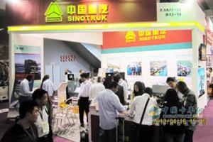 中國重汽攜豪沃多款車型聚集廣交會  