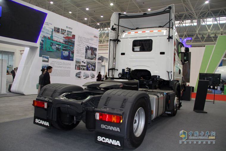 武漢商用車展 斯堪尼亞現(xiàn)場演示大型實物高效物流運輸