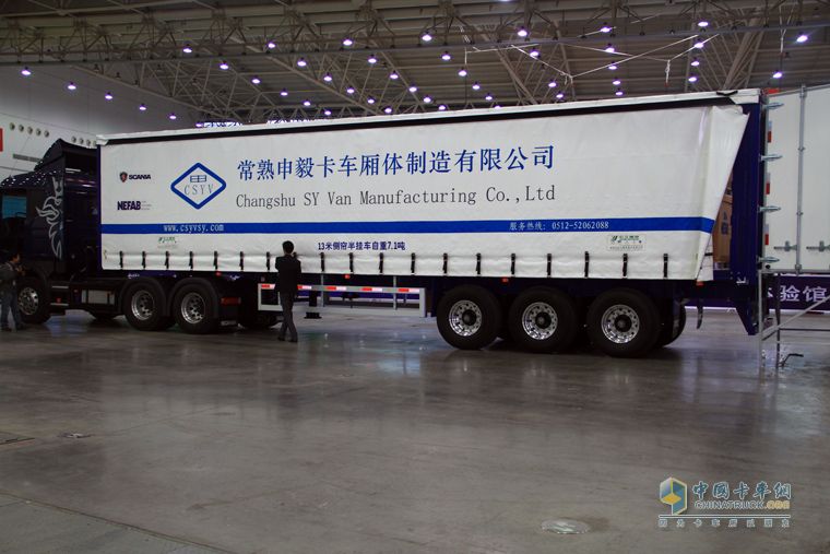 武漢商用車展 斯堪尼亞現(xiàn)場演示大型實物高效物流運輸