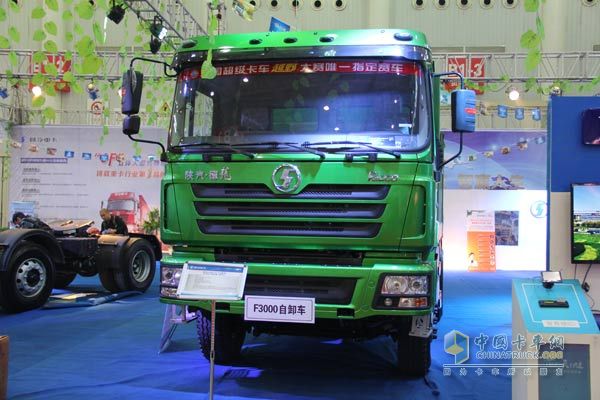 2013武漢商用車展陜汽展臺(tái)