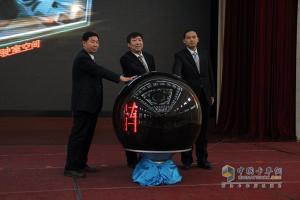 中國(guó)重汽2014輕卡商務(wù)會(huì) 康明斯、曼高端輕亮相