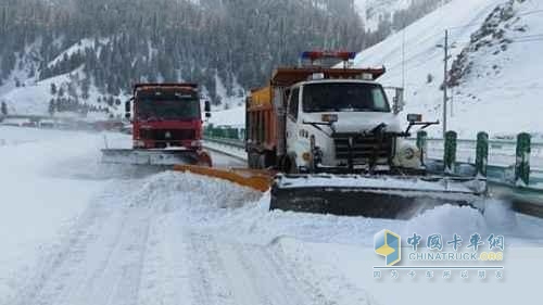 重汽除雪車(chē)