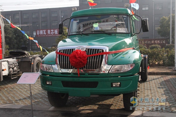 CA4140型4x2長(zhǎng)頭牽引車