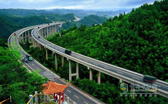 今年江西將開(kāi)工建設(shè)11個(gè)高速公路項(xiàng)目 實(shí)現(xiàn)全省縣縣通高速