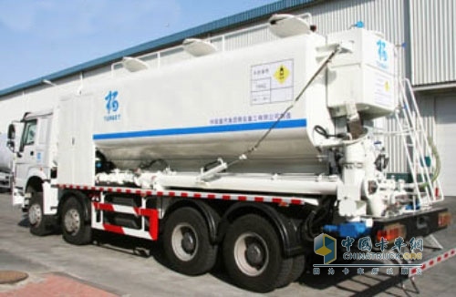 現(xiàn)場(chǎng)混裝乳化炸藥車