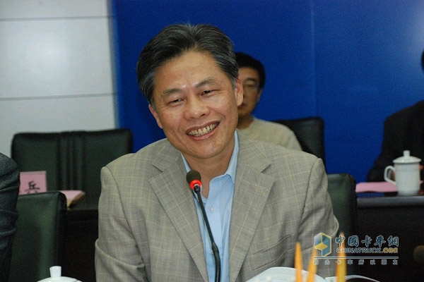 全國政協(xié)委員、安徽大學(xué)黨委書記黃德寬
