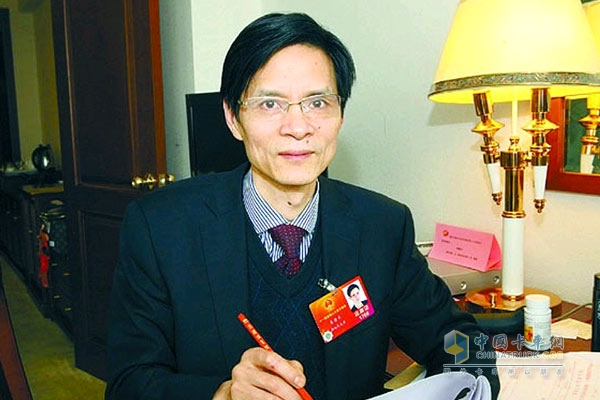 全國人大代表、湖南省秦希燕聯(lián)合律師事務(wù)所主任秦希燕