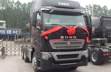 中國(guó)重汽 HOWO T7H 6×2 -提升橋牽引車