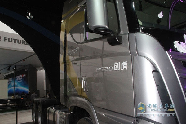  創(chuàng)虎P520 6×4牽引車 側(cè)臉