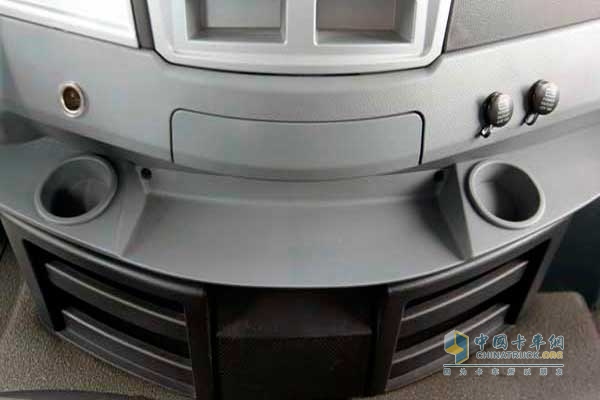  歐曼GTL 6系重卡 430馬力 6X4 牽引車 平底駕駛室