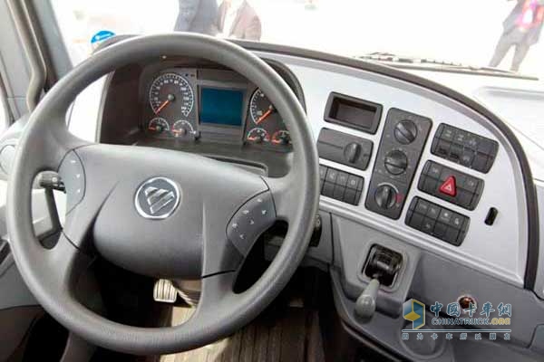  歐曼GTL 6系重卡 430馬力 6X4 牽引車 多功能方向盤