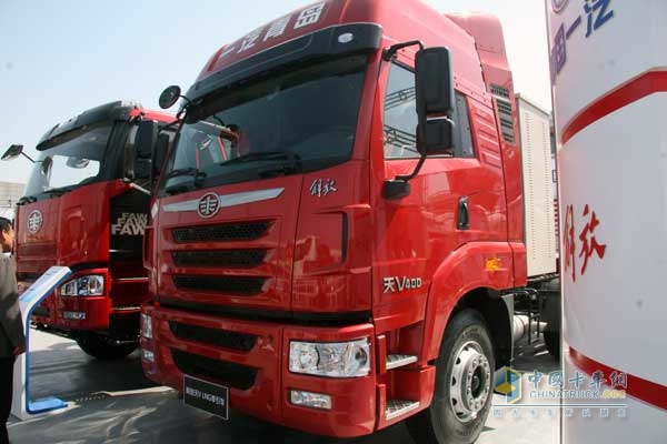 天V 400馬力LNG牽引車 前臉