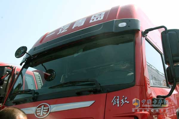 天V 400馬力LNG牽引車 