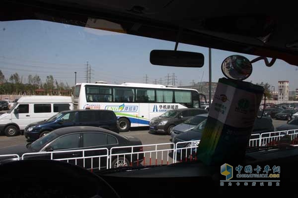 一汽解放 天V 400馬力LNG牽引車(chē) 視野