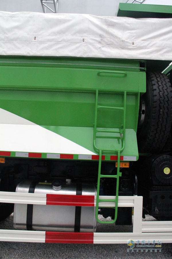 歐曼GTL 336馬力 6X4 自卸車 側防撞梁