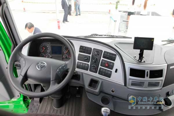 歐曼GTL 336馬力 6X4 自卸車 駕駛室
