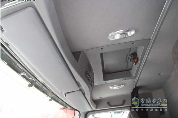 歐曼GTL 336馬力 6X4 自卸車 上方儲物格
