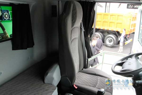 歐曼GTL 336馬力 6X4 自卸車 座椅