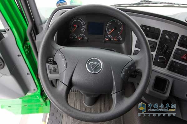 歐曼GTL 336馬力 6X4 自卸車 方向盤