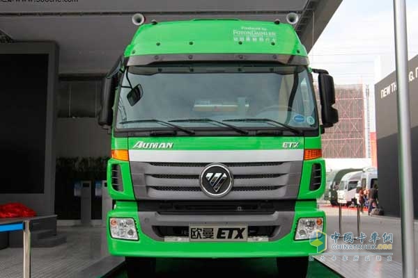 歐曼ETX 6系重卡 380馬力 6X4 LNG牽引車 正臉