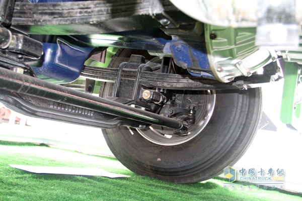 歐曼ETX 6系重卡 380馬力 6X4 LNG牽引車 前橋