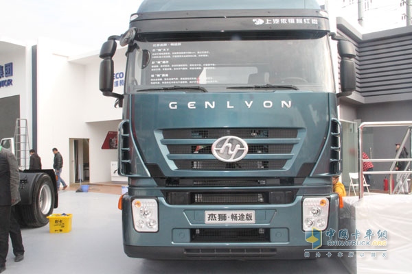 紅巖 杰獅C100暢途版 390馬力 6X4 牽引車 正臉