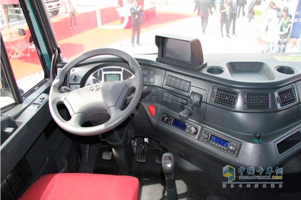 紅巖 杰獅C100暢途版 390馬力 6X4 牽引車 駕駛室