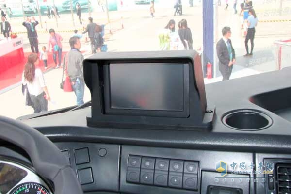 紅巖 杰獅C100暢途版 390馬力 6X4 牽引車 顯示頻