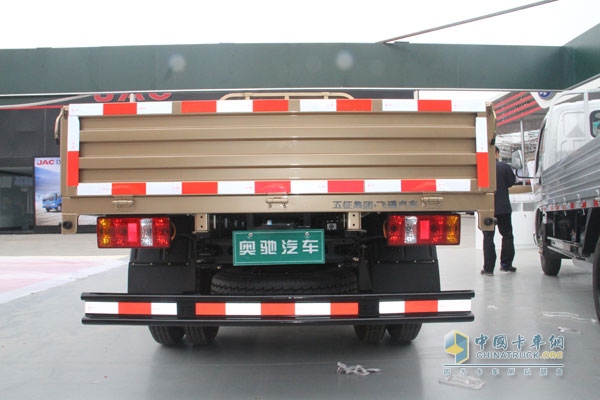 五征汽車 奧馳A1載貨車 防撞梁