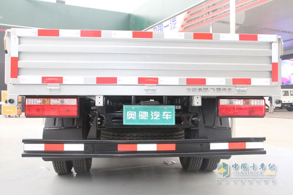 五征汽車 奧馳A3 CNG 載貨車后防撞梁