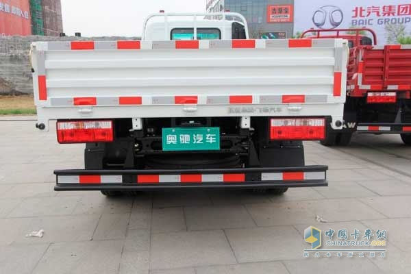 五征汽車 奧馳A3載貨車 后防撞梁