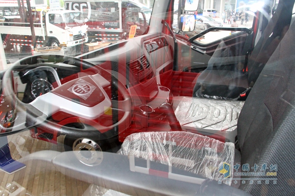解放 J6P重卡 350馬力 6X4 LNG自卸車 駕駛室