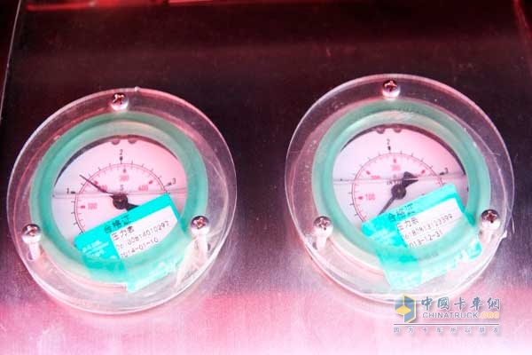 解放 J6P重卡 350馬力 6X4 LNG自卸車 LNG瓶顯示器