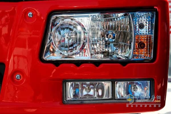 解放 J6L中卡 180馬力 4X2 LNG載貨車 燈光