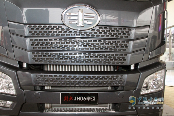 一汽解放 JH06重卡 370馬力 6X4 牽引車 進氣格柵