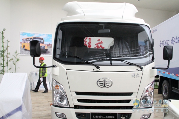 IMG_一汽通用 F330速豹 130馬力 輕卡（二類底盤）