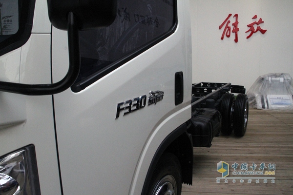 一汽通用 F330速豹 130馬力 輕卡（二類底盤）