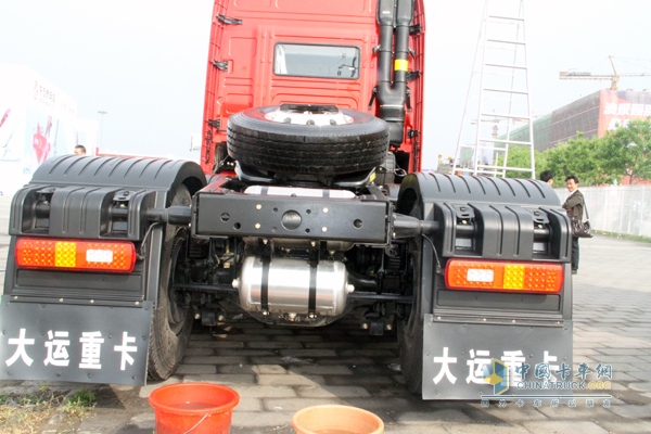 大運 N9重卡 430馬力 6X4 牽引車