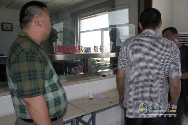 一汽青島龍V、賽龍中卡暨錫柴恒威（4/6DLD、4DF4）產(chǎn)品推介會(huì)