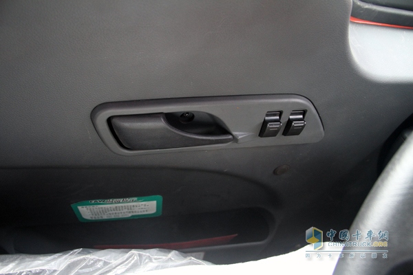 一汽解放安捷重卡6×2長(zhǎng)頭牽引車(chē)