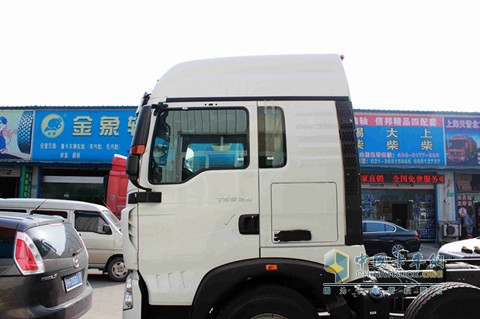 中國(guó)重汽 HOWO-T5G重卡 6*2載貨車(chē)