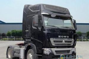 重汽T7H牽引車再次進(jìn)入廈門港口市場(chǎng)