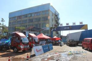 大篷車變身“救災(zāi)車隊” 福田奧鈴品質(zhì)萬里行?？谥脗鬟f正能量