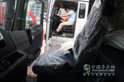 中國重汽 SITRAK-C5H郵政車4×2（5噸）