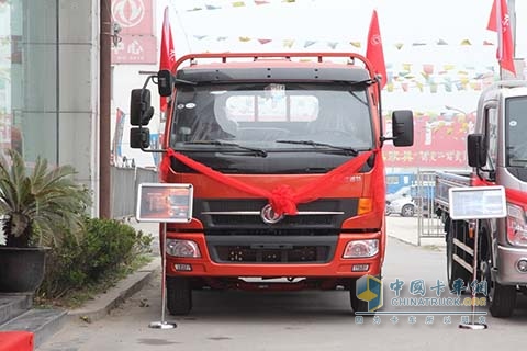 東風(fēng) 凱普特C中卡 160馬力 4X2 載貨車(DFA1130L15D7)