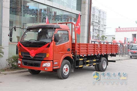 東風(fēng) 凱普特C中卡 160馬力 4X2 載貨車(DFA1130L15D7)