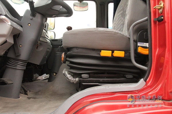 福田歐馬可 168馬力 4×2冷藏車（BJ5169XLC-F2型）