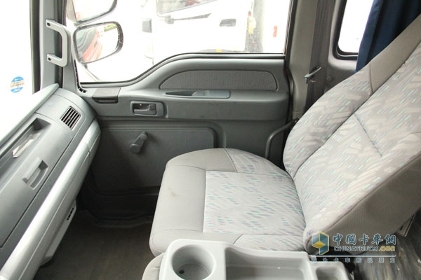 福田歐馬可 168馬力 4×2冷藏車（BJ5169XLC-F2型）