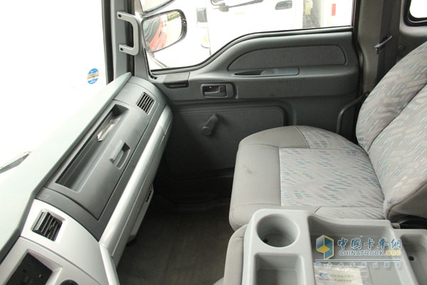福田歐馬可 168馬力 4×2冷藏車（BJ5169XLC-F2型）