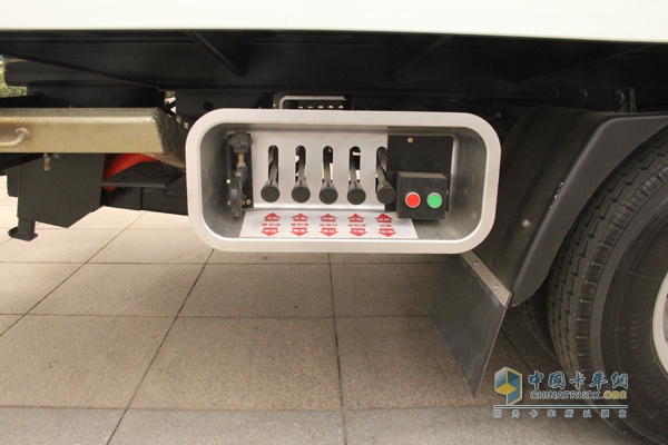 福田歐馬可 154馬力 4×2清障車（BSZ5089TQZ型）